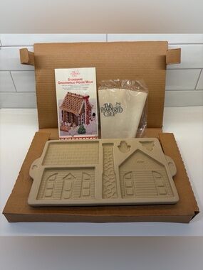 The Pampered Chef Beige Stoneware Gingerbread House Mold with Piping Bag